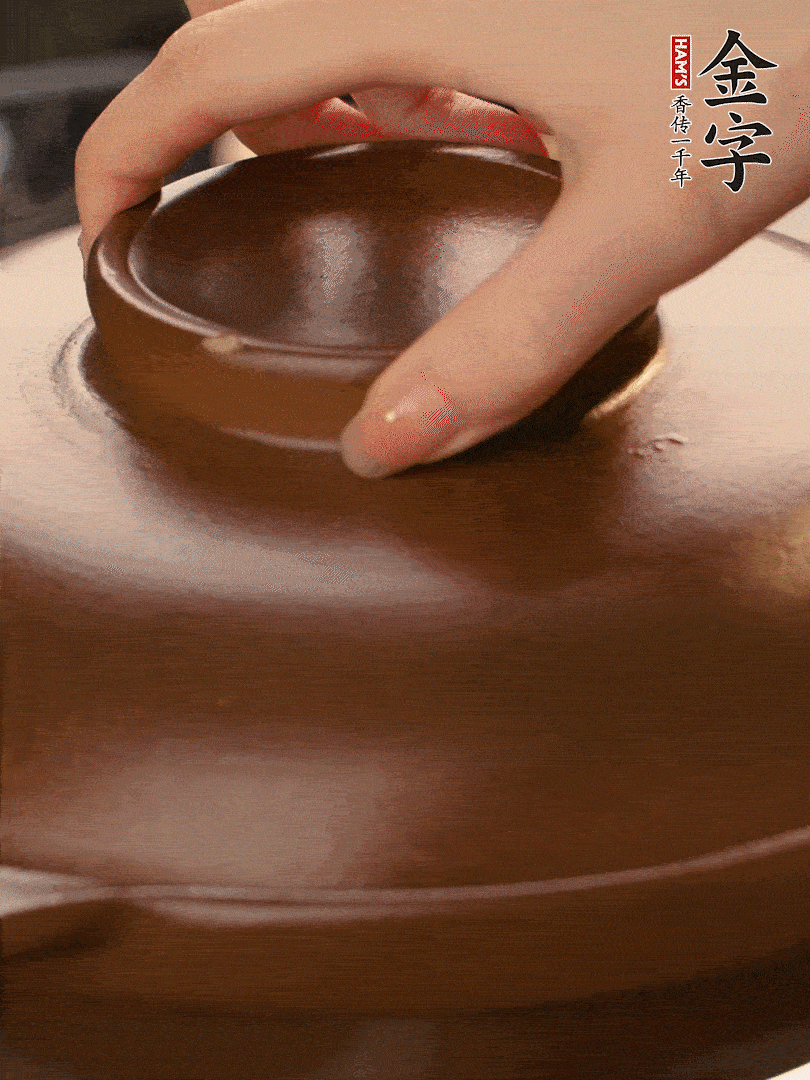 再下日本豆腐煮3分鐘。